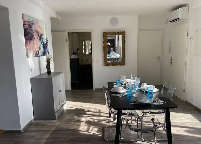 Dachgeschoss Fuer 4 Mit Terrasse Відень