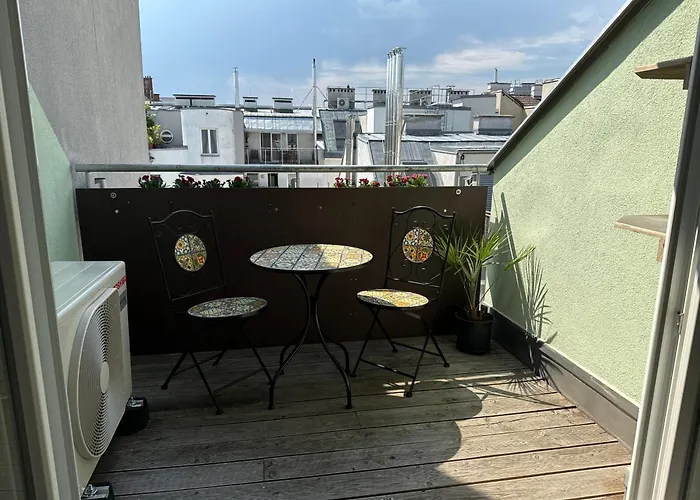 Апартаменти Dachgeschoss Fuer 4 Mit Terrasse Відень